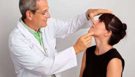 Se trata de una intervención relativamente sencilla que arroja resultados espectaculares, proporcionando un rejuvenecimiento notorio del rostro. Así lo explica Clínica Opción Médica, que revisa esta operación descubriéndonos todos sus detalles