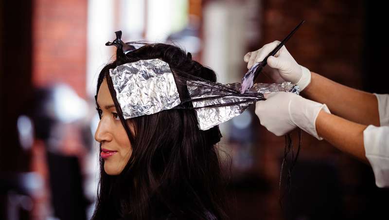 A FDA proíbe o uso de chumbo, um ingrediente tóxico, usado em tintas de cabelo