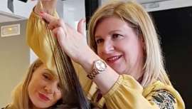 La estilista ha recibido este galardón como reconocimiento profesional a su trayectoria que ya supera las dos décadas de experiencia