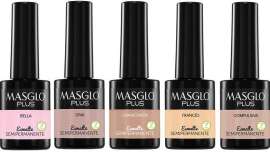 La firma lanza 10 esmaltes semipermanentes en tonos nude para vestir las uñas con elegancia esta temporada