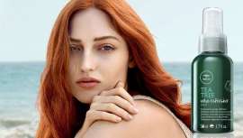 Paul Mitchell amplía la familia Tea Tree con este espray de acabado que ayuda a conseguir peinados desenfadados y muy actuales