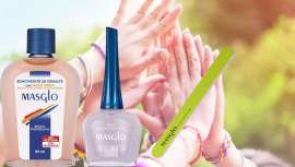 La Base Antiescamación de Masglo con Botina es perfecta para recuperar las uñas, hacer que luzcan resistentes y saludables