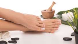 Revisamos con los expertos, profesionales, doctores y especialistas las principales sintomatologías de los pies, sobre todo, cuando están al descubierto. La belleza profesional también los trata con eficacia y avanzados tratamientos 