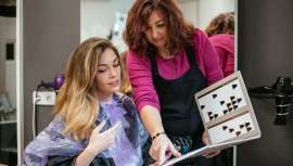 Alternativa natural às tintas tradicionais, a coloração ácida ou vegetal soma adeptos como é o caso do stylist Juan Carlos Fano, que nos explica ao detalhe em que consiste e quais são as suas vantagens e benefícios