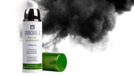 La formulación reduce las manchas y el estrés oxidativo, al tiempo que mejora la función barrera de la piel y su hidratación