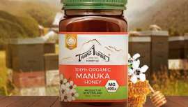 Con propiedades cicatrizantes y antiinflamatorias llega este suplemento nutricional, la Miel de Manuka Ecológica, descubierta hace más de 4.000 años y que ahora cobra especial protagonismo en el tratamiento de la piel