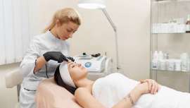 Permite descubrir las capas más profundas de la piel y dejarla más homogénea, fresca y luminosa