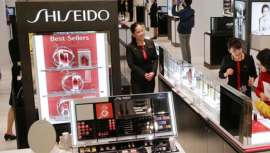El grupo japonés de cosméticos Shiseido anunció este jueves unos resultados positivos en el segundo trimestre del ejercicio, apoyados en el dinamismo de su negocio en China y en los espacios de venta de los aeropuertos.