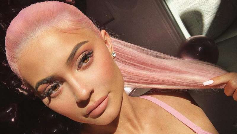 O frosted pink, de Kylie Jenner, passo a passo