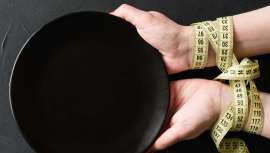 El ayuno en días alternos, alternate-day fasting o ADF ha sido estudiado recientemente demostrando ciertos beneficios para la salud de sus seguidores, lo cual no quita para estar recomendada como una práctica habitual