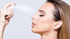 Es el sueño de cualquier mujer y el deseo de todas tus clientas. Disfrutar de una pestañas de alto impacto y unas cejas a la última en tendencia, gruesas y tupidas. El nuevo Protomer, espray liposomado, lo consigue de forma natural