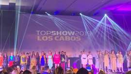 Alejandro de la Rosa y Miquel García Cotado, director artístico y vicepresidente artístico global creativo de Revlon Professionnel respectivamente, han conducido este encuentro formativo que combina formación y espectáculo 