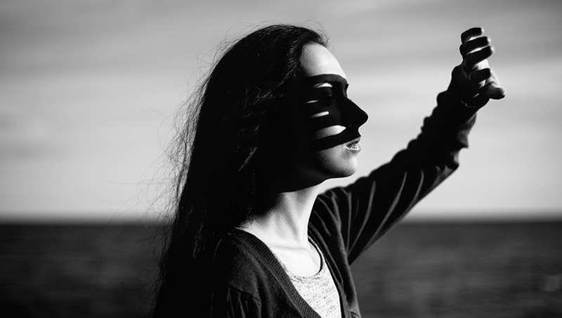 Contra a obsesso pelo sol, tanofobia, o medo a expor-se a ele