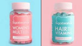 Tras el éxito de Vitamins Hair, el complejo vitamínico vegetariano para el cabello y las uñas, Sugarbearhair presenta su nueva versión rosa para el bienestar completo de las mujeres