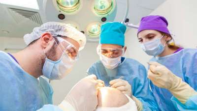 España amenaza a Turquía, microinjerto capilar