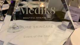 No solo por sus ventas, sino por su labor de difusión de las embajadoras y verdaderas prescriptoras de belleza, las profesionales de la estética y sus centros, Pure Skincare Cosmecéutica se alza con dos de los galardones más importantes Medik8