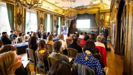 La exportación de cosméticos franceses ha crecido un 12% y la belleza es hoy el cuarto sector económico más grande del país. Cosmoprof 2020 empieza su campaña promocional en la capital del mundo de la moda y la belleza