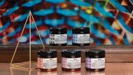 La línea incorpora una nueva paleta de acondicionadores creativos de colores vanguardistas 