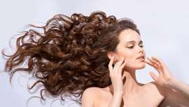 Desde mechas aplicadas con distintas técnicas, al uso de sprays u otros productos de fijación, hasta llegar a las extensiones, seis consejos para aplicar en tu salón a la búsqueda de melenas con volumen