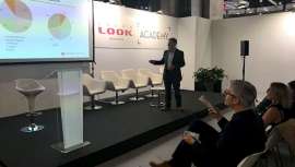 Según datos ofrecidos por Stanpa en el marco de Salón Look, el sector de la peluquería experimenta actualmente un receso muy acusado por la falta de profesionalidad e interés en la comunicación on-line y el software de gestión