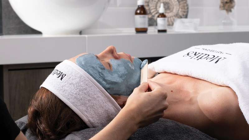 Medik8 apresenta Platinum Facial, o 'Rolls Royce' dos faciais em cabine
