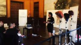 La estilista lanza su clase magistral que incluye un taller de confección de pelucas