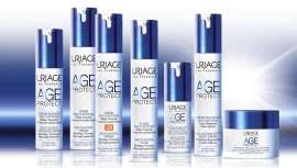 Su fin es prevenir y corregir eficazmente las arrugas, la perdida de firmeza, la falta de luminosidad y las manchas oscuras