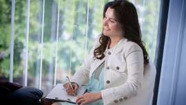 ¿Interesado/a por las terapias alternativas? Ahora puedes hacerte y cursar la nueva formación Terapeuta en Hipnosis Regresiva, Vida del Alma y Vidas Pasadas