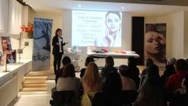 A la vanguardia en formulaciones y formación, Paraíso Cosmetics entrena a los profesionales de la belleza en sus tratamientos y promociones estrella para esta Navidad, durante una instructiva jornada realizada en Studio Beauty Market Madrid