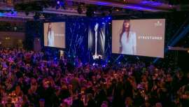  Lo mejor del talento de la peluquería británica se ha reunido y celebrado en los British Hairdressing Awards, HJ, un certamen patrocinado por Schwarzkopf Professional, siendo Robert Eaton elegido Peluquero Británico del Año 