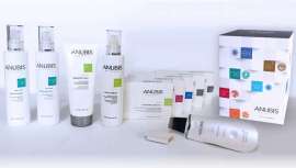 Cinco linhas a eleger com três passos imprescindíveis para uma pele saudável. Assim são os novos packs de cabina Anubis que ainda incorporam de presente a pala ultrassónica Ultrasonic Skin Care para otimizar ainda mais o teu trabalho