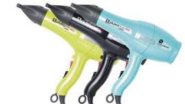 Um básico imprescindível no salão, o secador, que agora se converte no mais ligeiro e com o máximo de benefícios e prestações possíveis para profissionais e clientes pela mão do clássico Pluma, melhorado e convertido em Pluma Pro