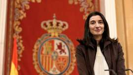 De ayudar en el salón de barrio, a presidenta del Senado, hija de taxista y peluquera