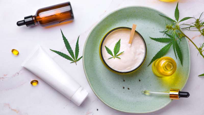 Los beneficios de introducir el cannabis en las rutinas de belleza