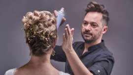 Basadas en el método que lleva su nombre, las novias de  Medialdea adquieren todo y el propio protagonismo, abarcando la naturalidad y la originalidad de las propuestas de este estilista famoso por su tratamiento del cabello y el mundo Wedding