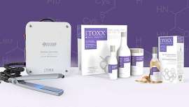 Menos 16 ºC, gracias a la máquina diseñada por IFH, de uso exclusivamente profesional en el salón de peluquería, más una batería de productos cosméticos específicos, reconstruyen el cabello al instante