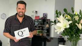 El establecimiento fundado por el popular peluquero malagueño ha recibido ambos reconocimientos que distinguen, de paso, a la peluquería de autor andaluza  