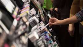 La zona cuyo epicentro se sitúa en Milán, se convierte en clúster de influencia en lo referido a cosmética, embalaje y máquinas, y sobre todo en maquillaje, concentrando el 65% de los productos de maquillaje vendidos en todo el mundo