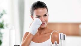 En un mundo y una industria que cada vez apuesta más por lo natural, llega el guante KT Care para la eliminación del maquillaje, que se olvida de los discos de algodón y se utiliza solo con agua