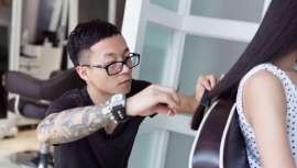 E não só os cabeleireiros chineses como também os salões low cost, denunciados como concorrência desleal pela Associação Profissional de Cabeleireiros e Salões de Beleza de Saragoça, que advoga tambem pela regularização do setor