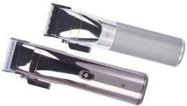 Con un exclusivo diseño metálico efecto espejo y altas prestaciones, caso de su duración que alcanza los 120 minutos, las nuevas Mirror Cut MC son las máquinas de corte ideales para barberos y peluqueros