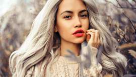 Frente a dorados y beiges, el rubio platino sigue disfrutando de una legión de fans incondicionales que lo miman y cuidan al máximo. Descubrimos qué secretos guarda su cuidado y máxima calidad y brillo 