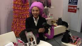 La nueva forma de crear rizos y ondas sin necesidad de calor, Curlformers, Waveformers y Softhood, y además fácilmente, de HairFlair, despierta el interés y atención de los profesionales en Cosme Tokyo