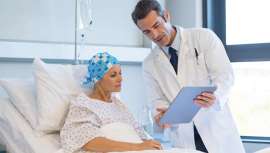 El próximo día 4 de febrero es el Día Mundial Contra el Cáncer. En la actualidad la cirugía plástica y la medicina estética son dos grandes aliados en los tratamientos que ayudan a los pacientes que padecen esta enfermedad