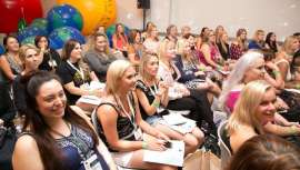 Una de las más importantes citas de la belleza profesional, cosmética y spa con múltiples atractivos, incluido el negocio y la educación de los visionarios del sector