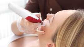 Todo aquel profesional que maneje equipos de estética e importadores y distribuidores del sector, deben conocer las bases de la ley europea en materia de regulación de aparatos y cosmética