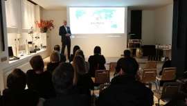 Así lo ha demostrado en Studio Beauty Market Madrid, de manos de los artistas invitados, técnicos y responsables reunidos en una jornada formativa y de tendencias. Balmain Hair Couture hace que toda clienta se sienta como una star, una estrella