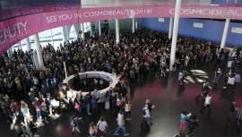 La próxima edición Cosmobeauty Barcelona se anuncia como una feria experiencial, donde las marcas del sector beauty, emprendedores y distribuidores ofrecen sus propuestas en nuevas tendencias y novedades para el profesional