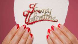 Entre los tonos rojos elegidos para esta fecha, Orly destaca tres de su gama EPIX, todos de fácil aplicación y eliminación (con quitaesmalte)