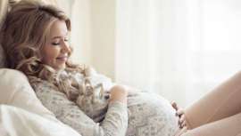 Quanto mais sabermos, melhor! Em todos os âmbitos, em todos os campos… Aqui estão os seis conselhos que um profissional de cabeleireiro deveria saber para indicar à sua cliente como manter o cabelo bom durante a gravidez